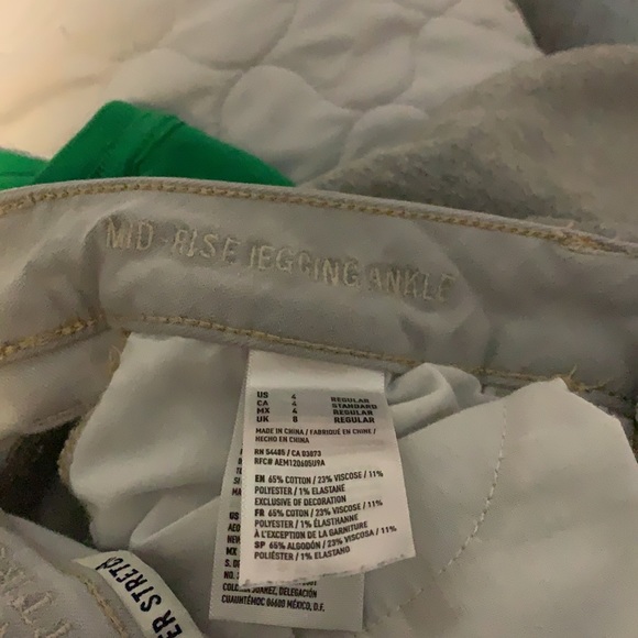 2 for 15$// American Eagle Distressed Jean - Picture 4 of 4